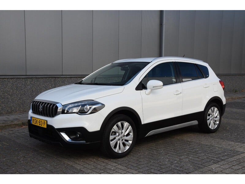 Suzuki Cross (2)