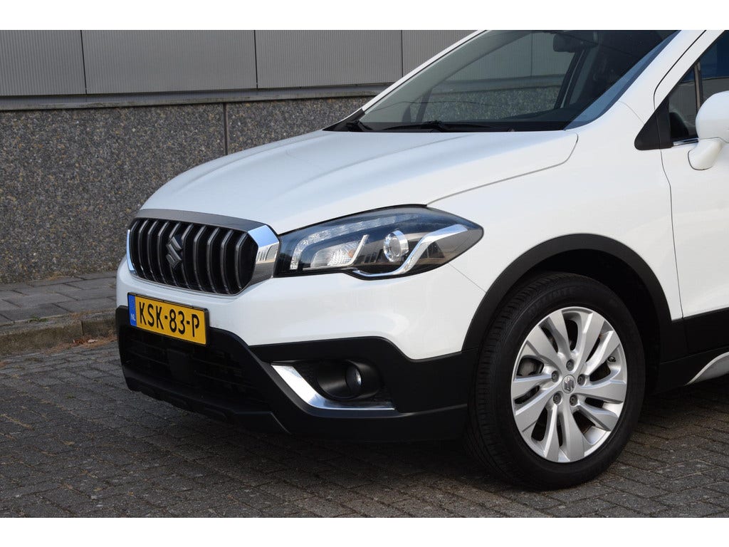 Suzuki Cross (3)