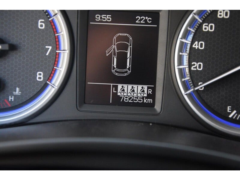 Suzuki Cross (13)