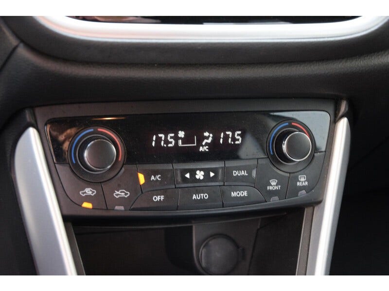 Suzuki Cross (22)