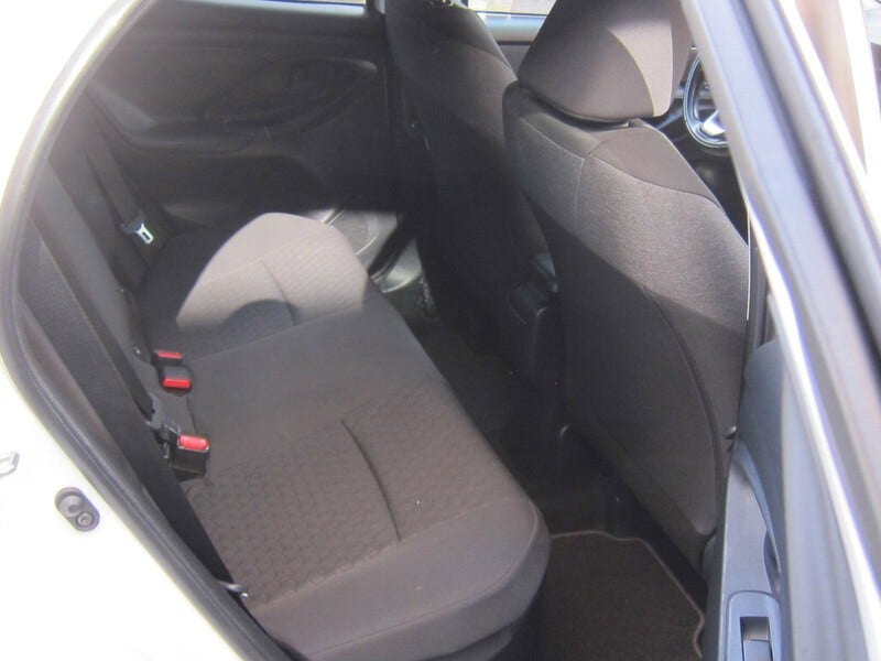 Toyota Yaris (11)