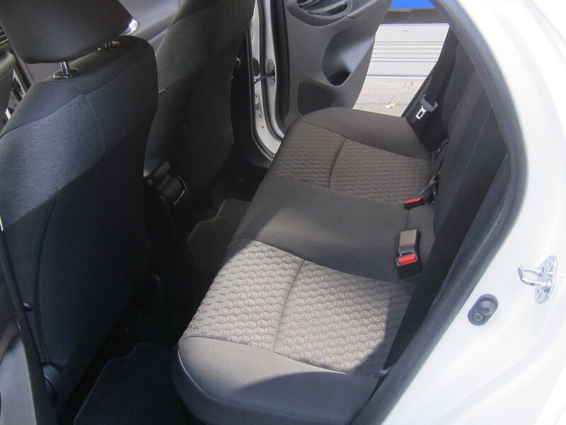 Toyota Yaris (14)