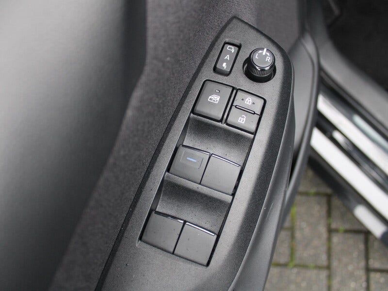 Mazda 2 Hybrid (24)