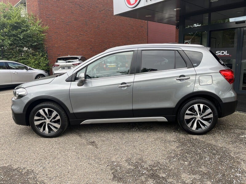 Suzuki Cross (3)