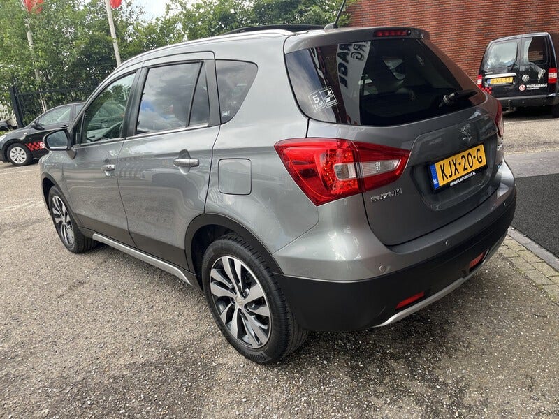 Suzuki Cross (4)