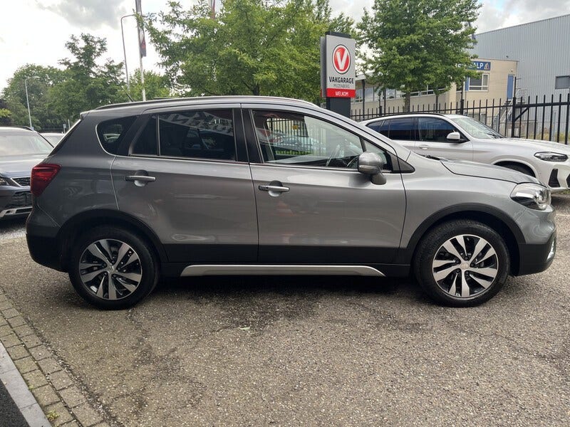 Suzuki Cross (9)