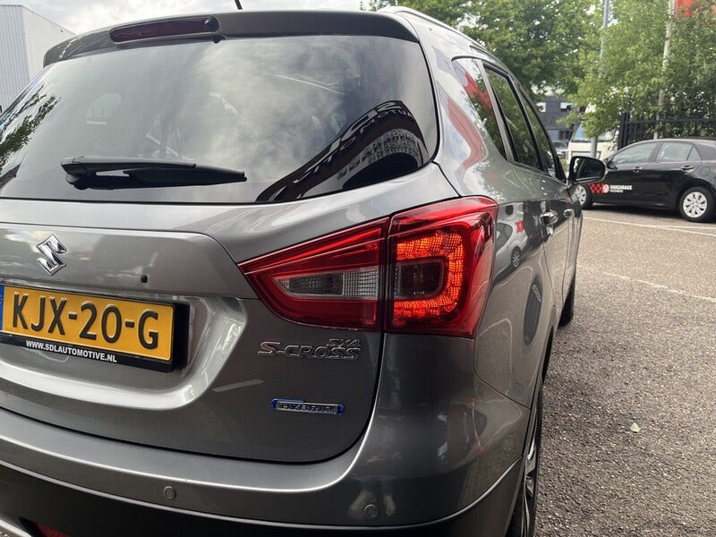 Suzuki Cross (15)