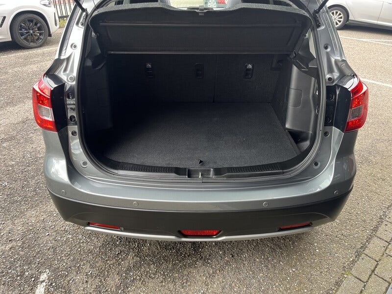 Suzuki Cross (16)