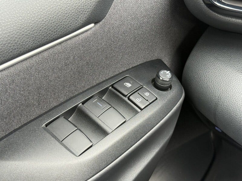 Toyota Yaris (10)