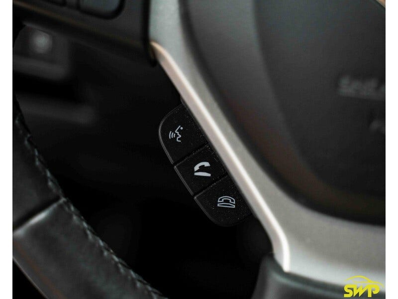 Suzuki Cross (18)