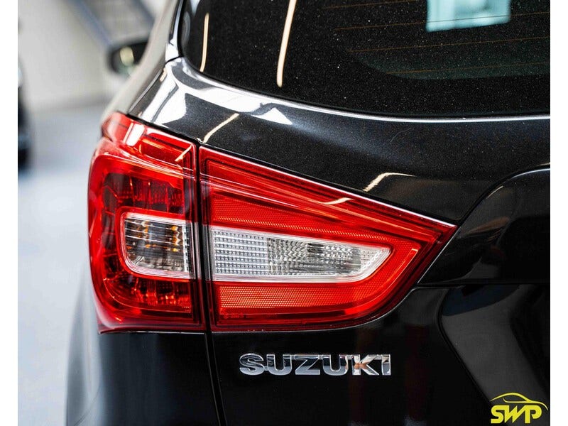 Suzuki Cross (23)
