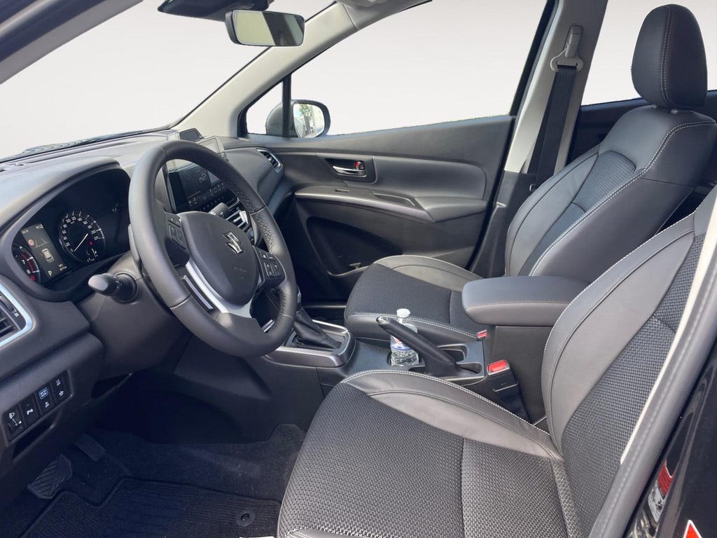 Suzuki Cross (12)