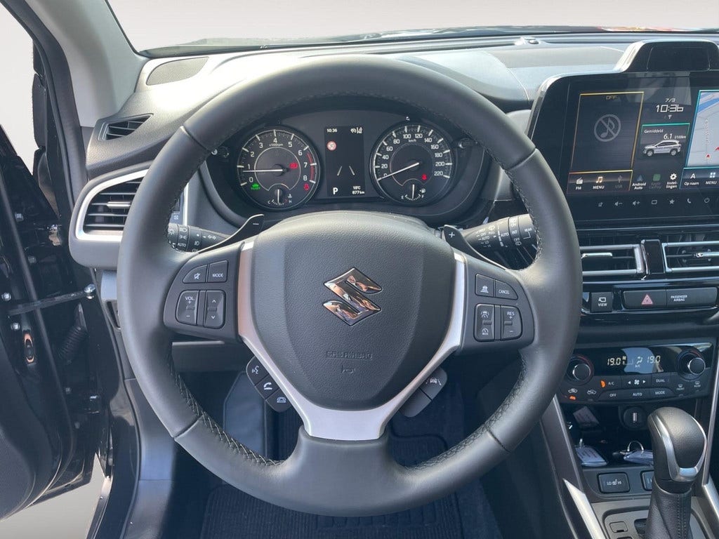 Suzuki Cross (15)