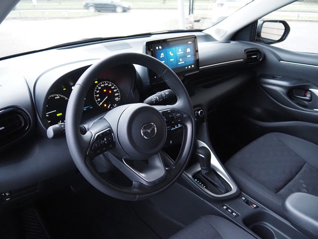 Mazda 2 Hybrid (7)