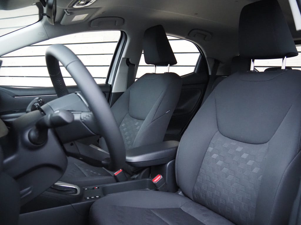 Mazda 2 Hybrid (8)