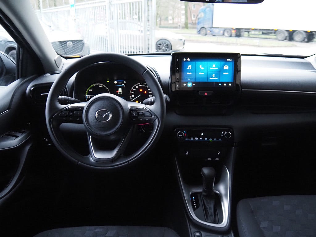 Mazda 2 Hybrid (10)