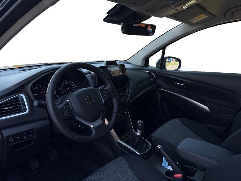 Suzuki Cross (13)