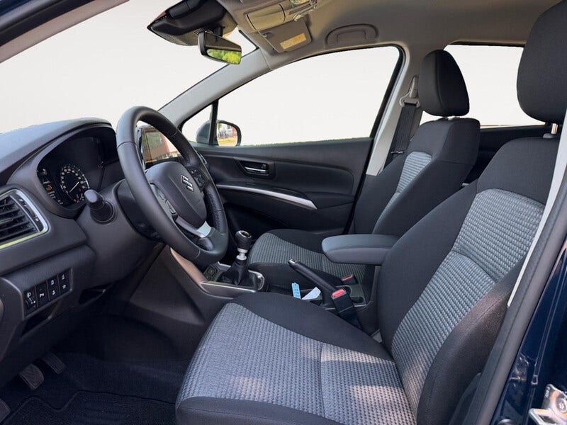 Suzuki Cross (14)