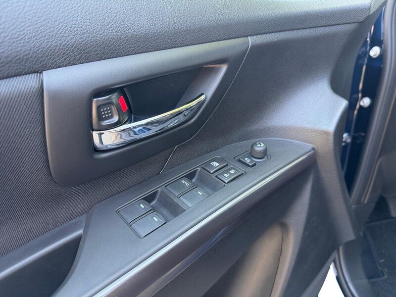Suzuki Cross (15)