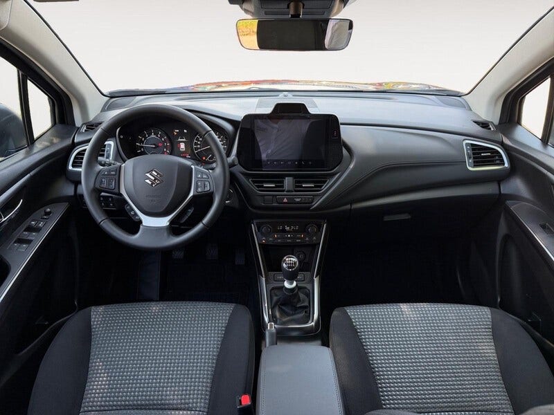 Suzuki Cross (20)