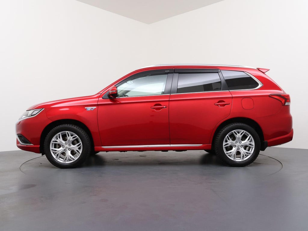 Mitsubishi Outlander (2)