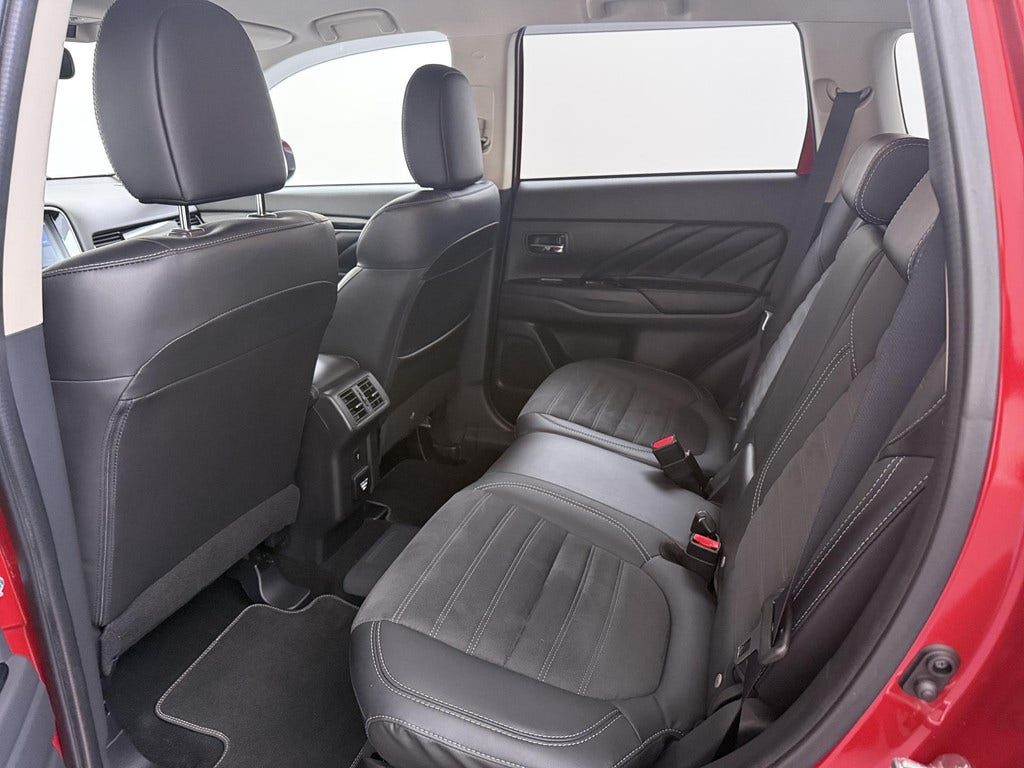 Mitsubishi Outlander (14)