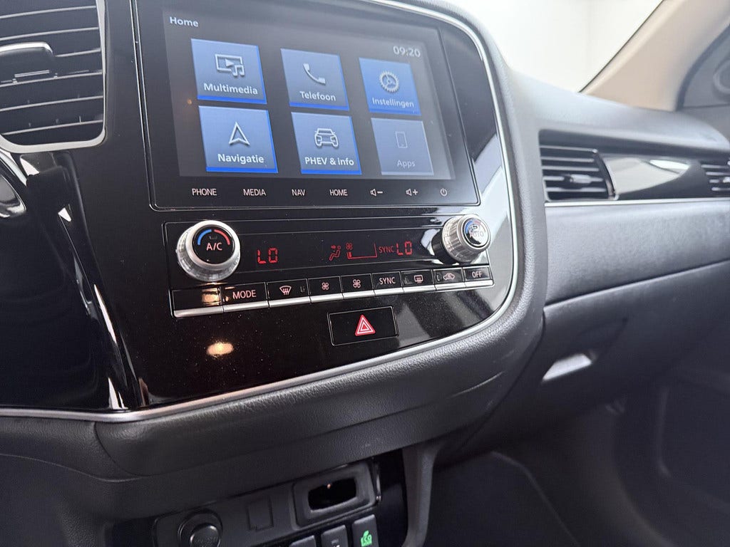 Mitsubishi Outlander (17)