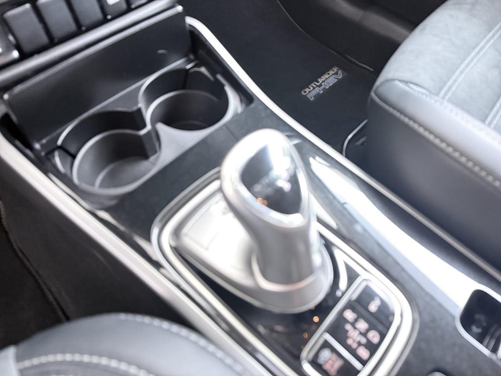 Mitsubishi Outlander (20)