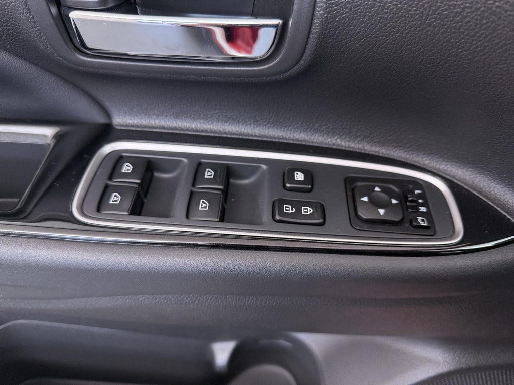 Mitsubishi Outlander (24)