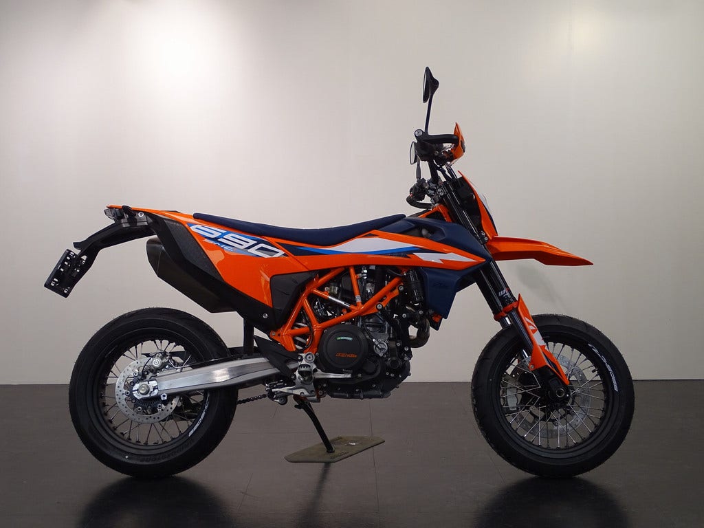 KTM 690