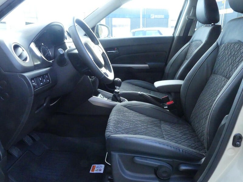 Suzuki Vitara (9)