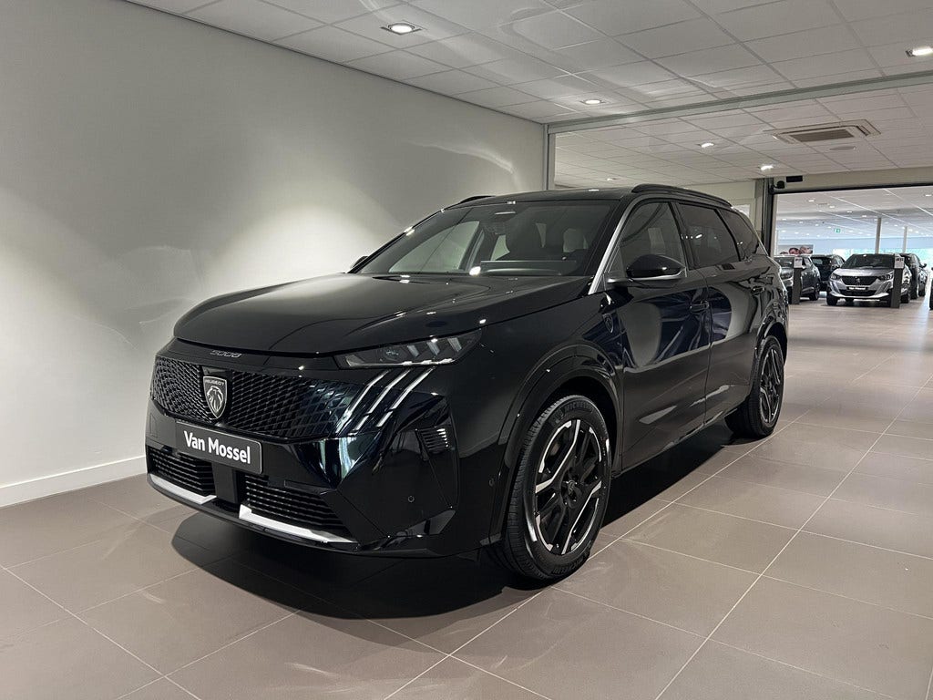 Peugeot e 5008