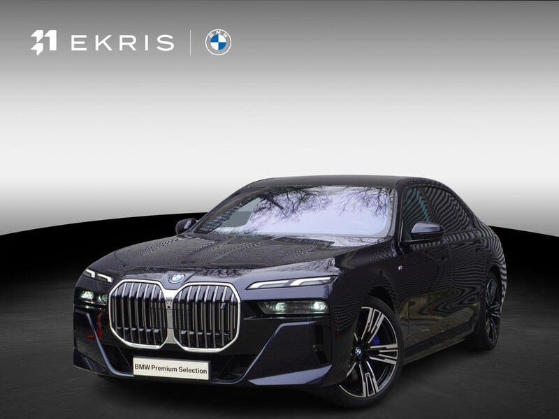 BMW i7