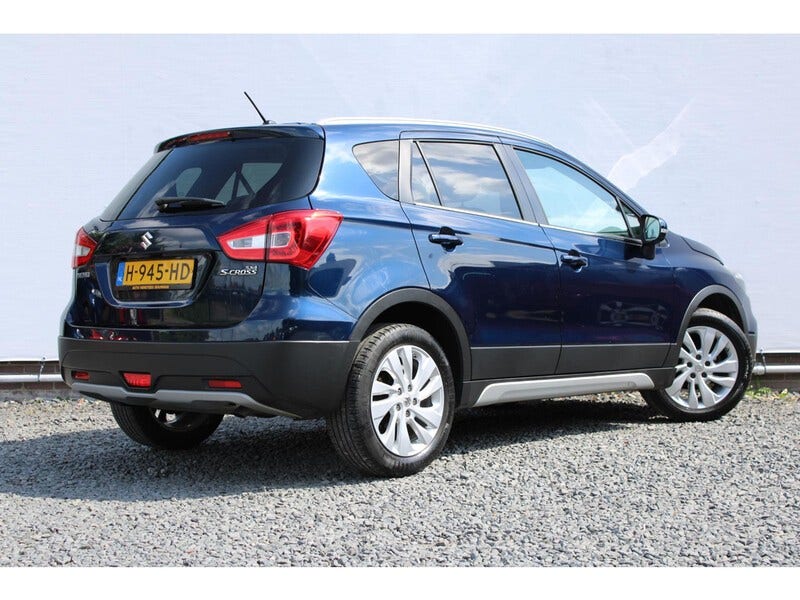 Suzuki Cross (2)