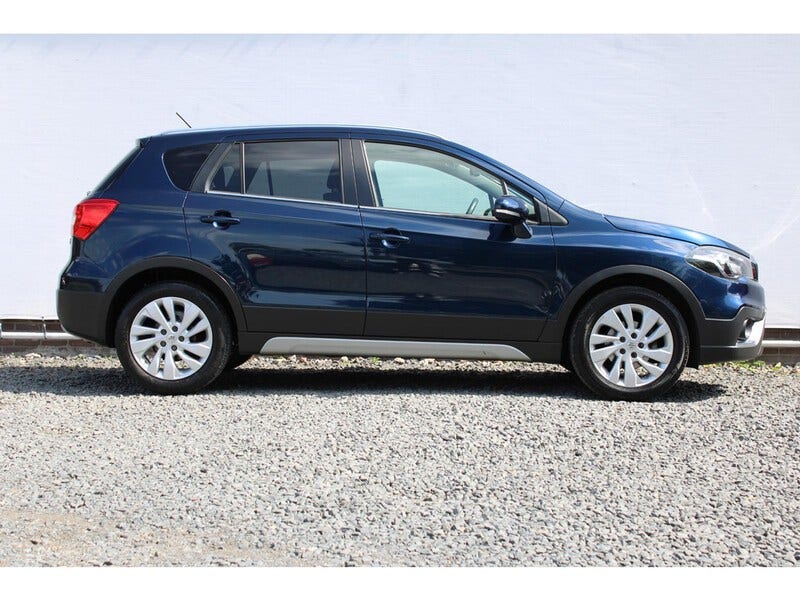 Suzuki Cross (3)