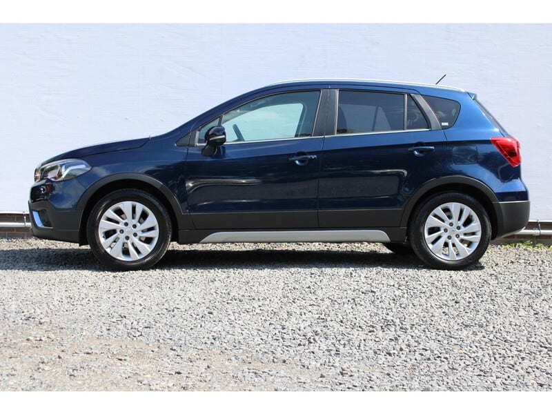 Suzuki Cross (4)