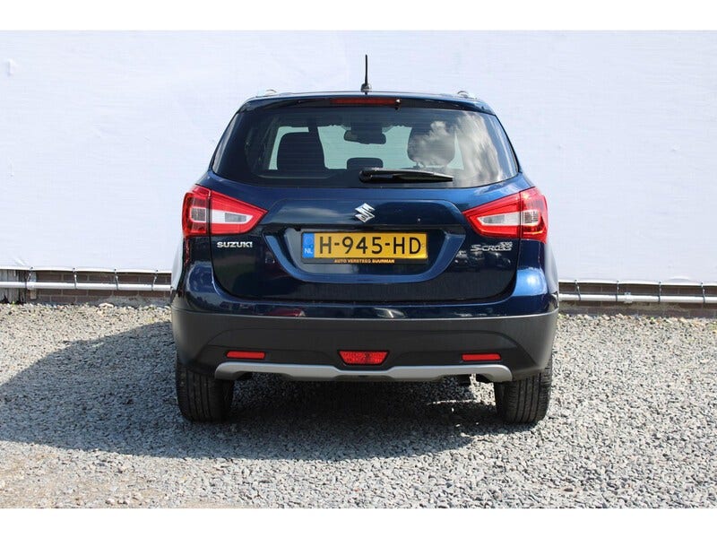 Suzuki Cross (6)