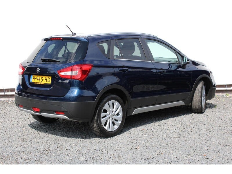 Suzuki Cross (7)