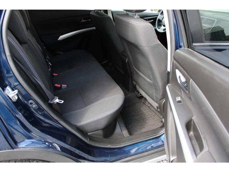 Suzuki Cross (14)
