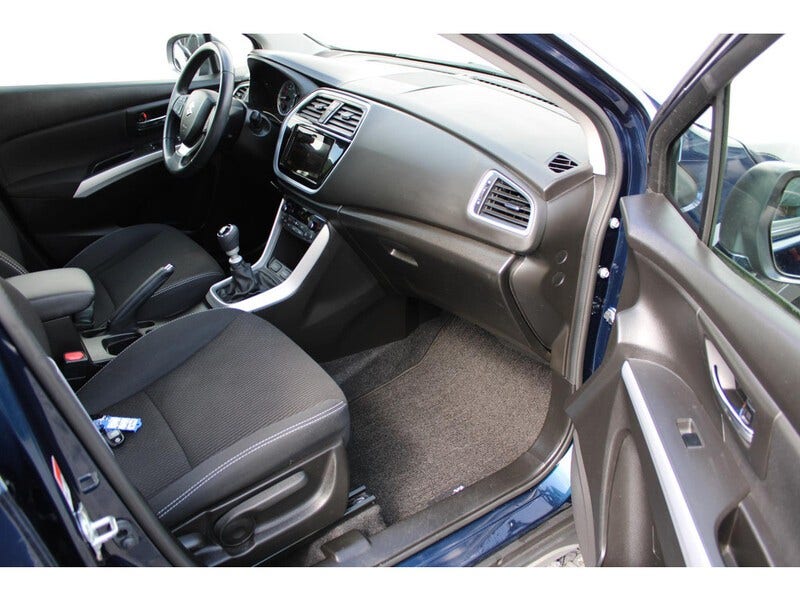 Suzuki Cross (15)
