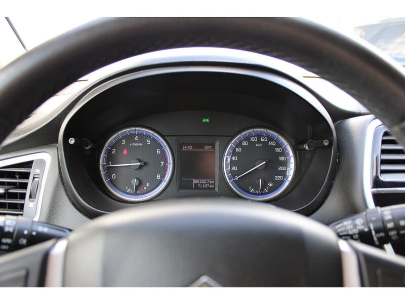 Suzuki Cross (16)