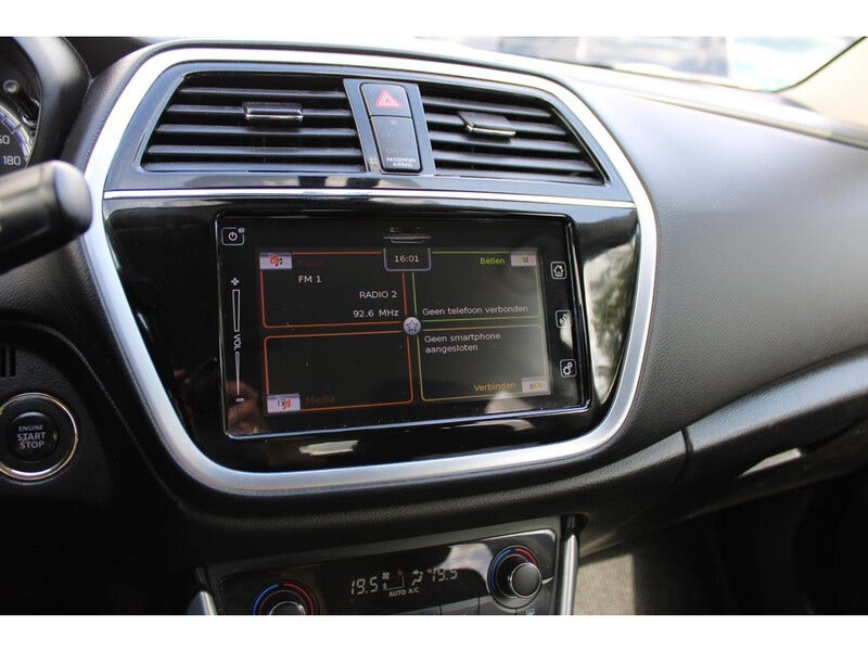 Suzuki Cross (17)