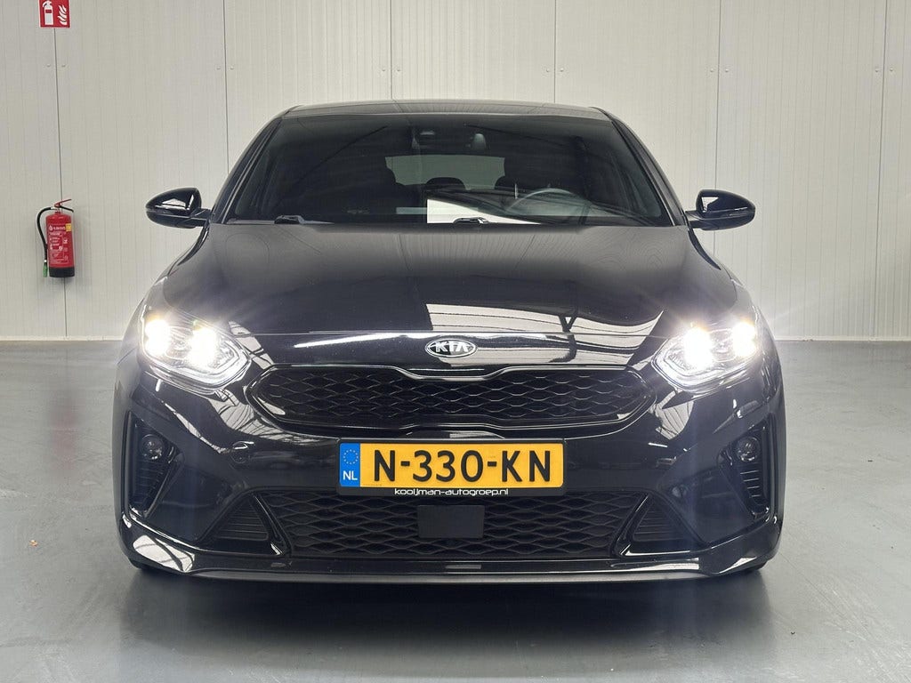 Kia ProCeed (22)