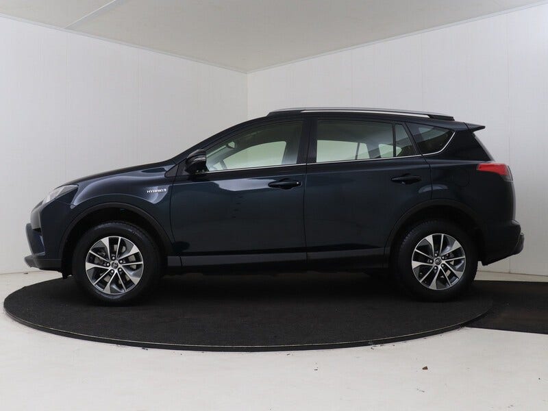 Toyota RAV4 (3)