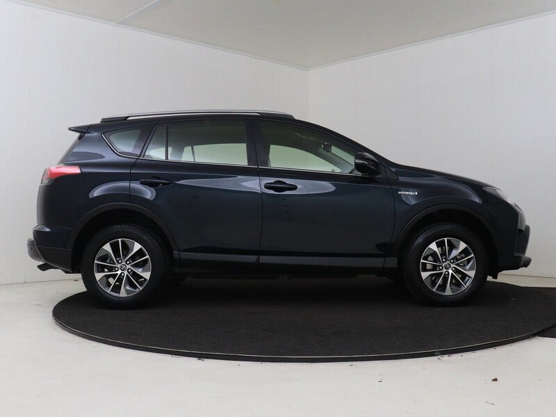 Toyota RAV4 (12)