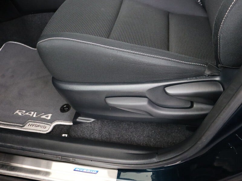 Toyota RAV4 (16)