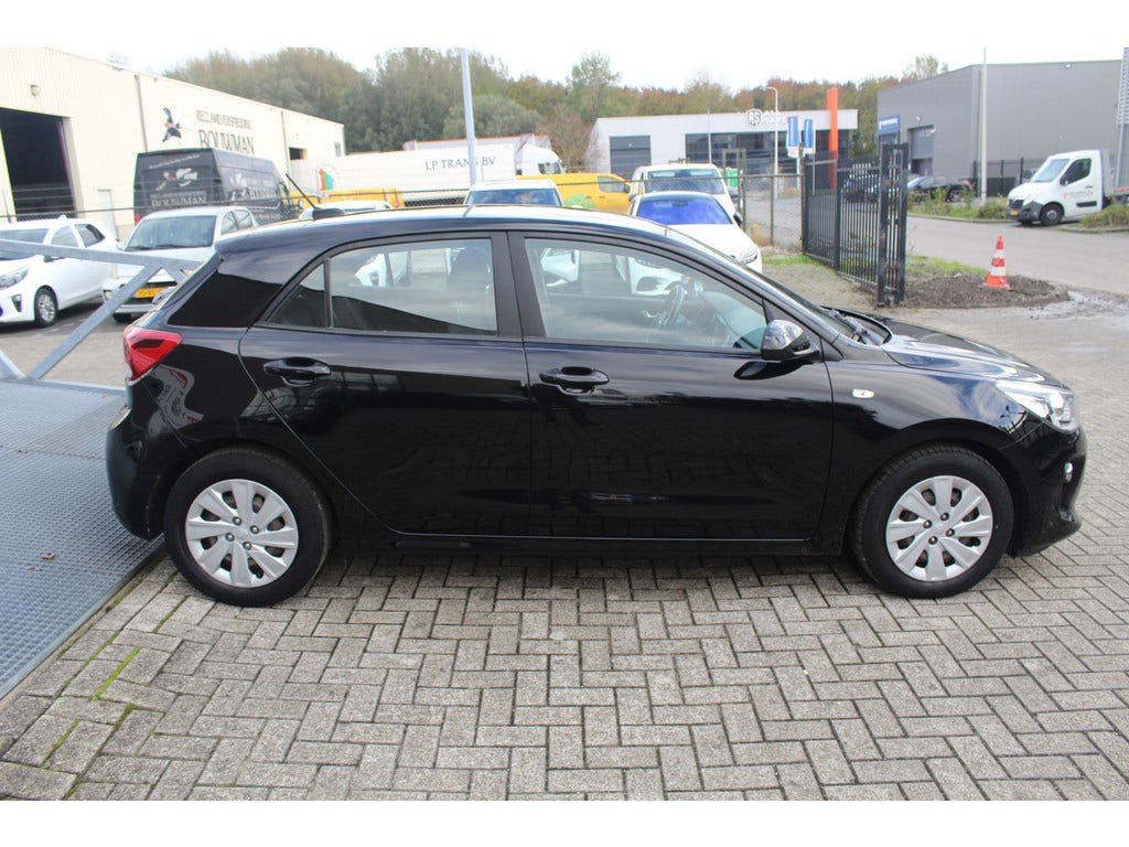 Kia Rio (7)