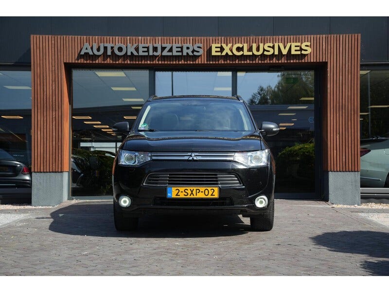 Mitsubishi Outlander (2)