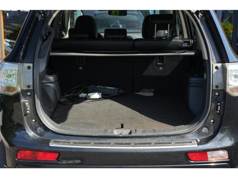 Mitsubishi Outlander (8)
