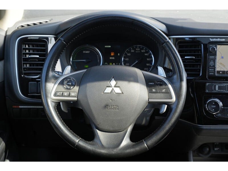 Mitsubishi Outlander (12)